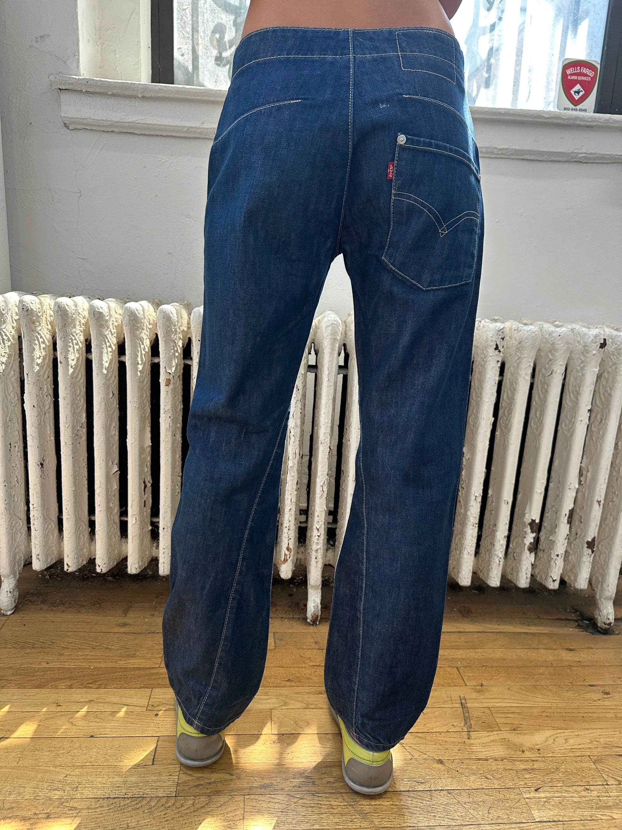 90s Levi's Very Coveted Silhouette Jeans