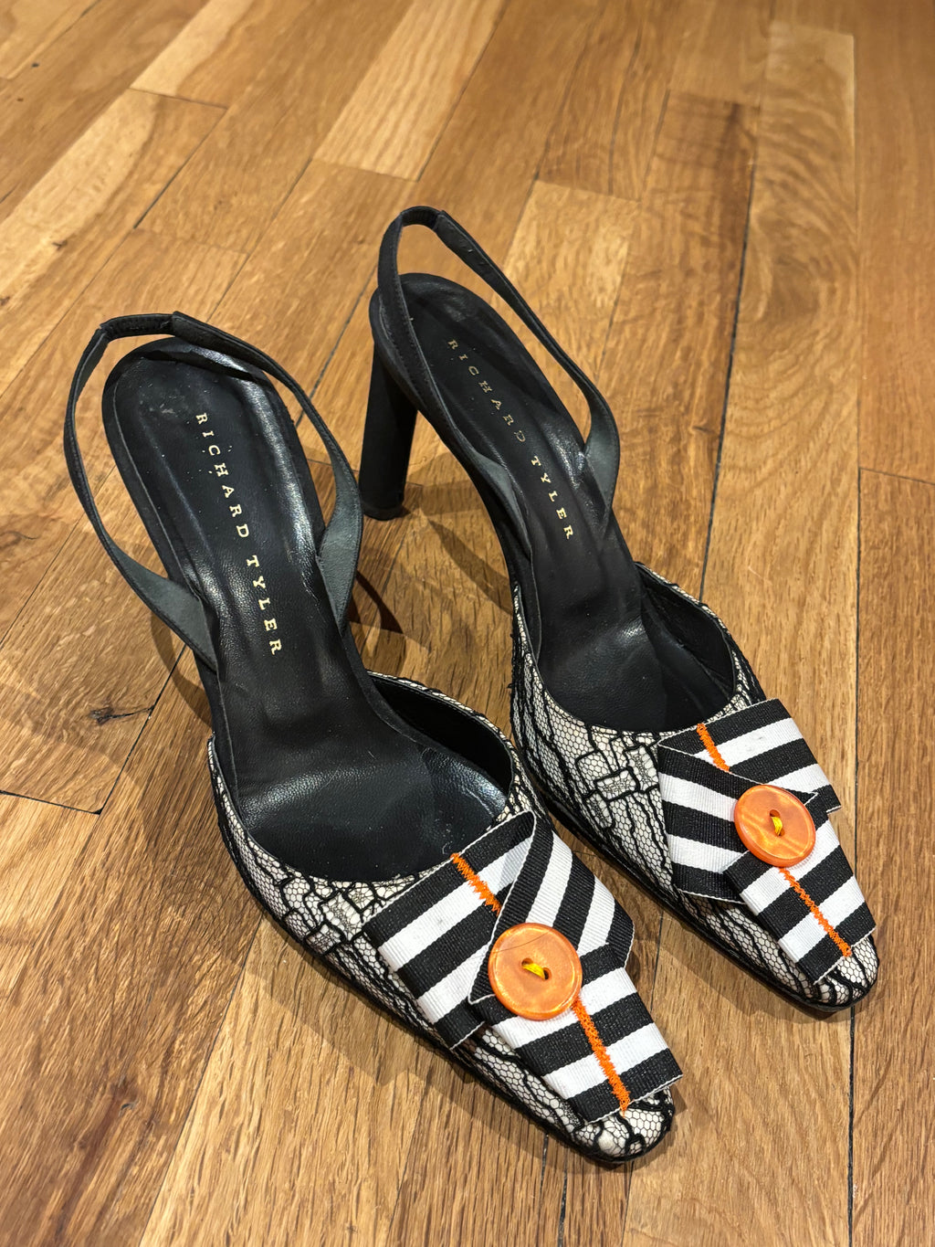 Richard Tyler Button sling backs. Size US 9